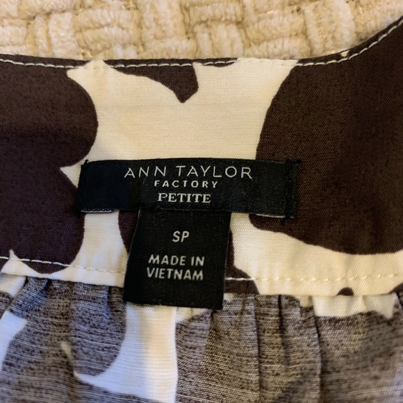 Ann Taylor Factory Flutter Floral Print Blouse - Picture 5 of 7